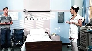 Brazzers - Doctor Adventures - Marica Hase ve Bill Bailey'nin başrollerini paylaştığı Big in Japan sahnesi.
