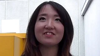 亚洲少女露出内裤